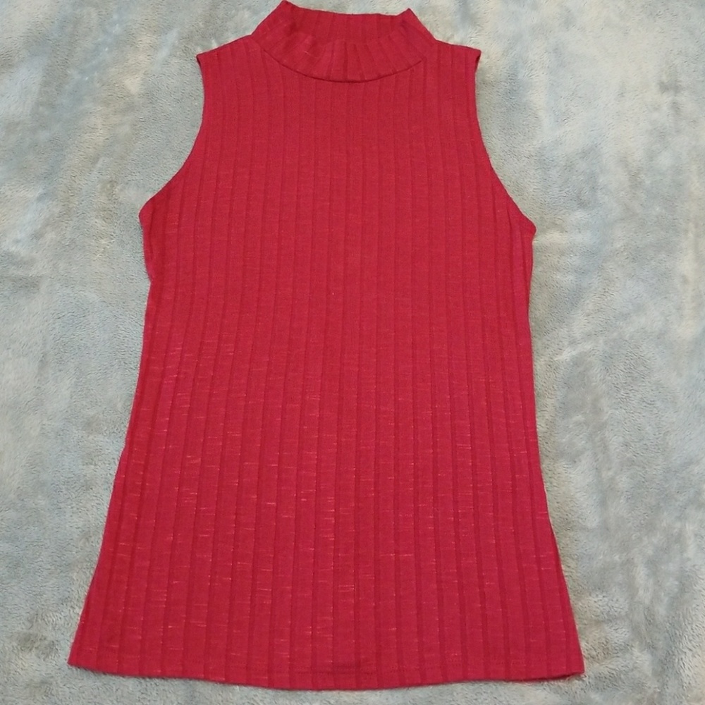 Turtleneck sleeveless top